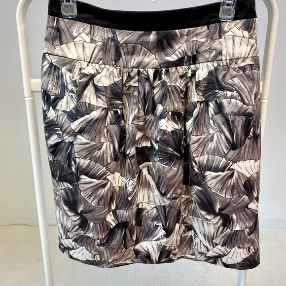 BCBGMaxAzria XS Fan Print Pencil Skirt Gray - Picture 7 of 11